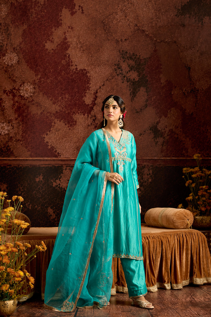 Turquoise Glow | Kurta Set | Kasvii N Yadav